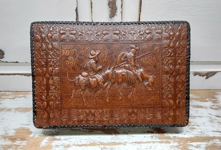 Leren sigarendoos, Don Quichot,  Spanje jaren 70, Antiek en Kunst, Antiek | Overige Antiek, Ophalen of Verzenden