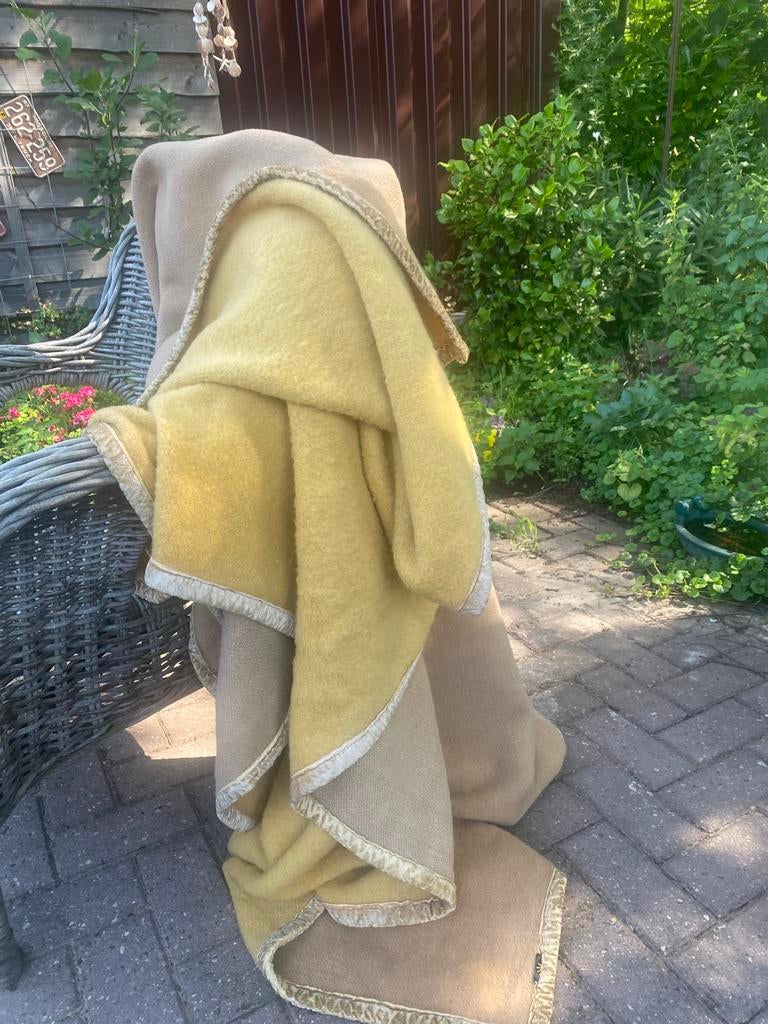Mooie grote gele/ beige vintage wollen deken, Ophalen of Verzenden, Zo goed als nieuw