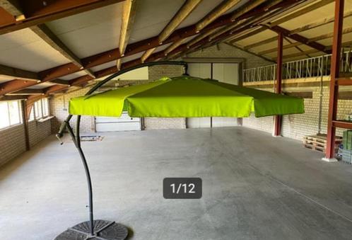 Madison Zweefparasol 3meter, met voet ZONDER Parasol Tegels!, Tuin en Terras, Parasols, Gebruikt, Zweefparasol, 3 tot 4 meter