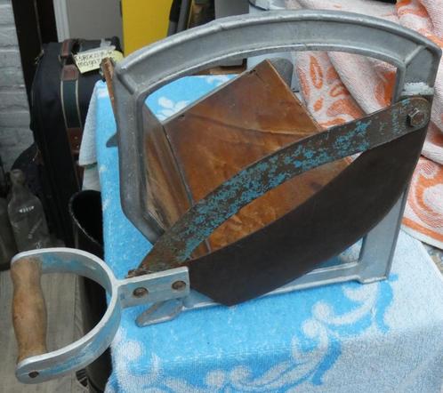 oude broodsnijder/ keuken snijmachine manueel/groentesnijder, Antiek en Kunst, Antiek | Keukenbenodigdheden, Ophalen of Verzenden