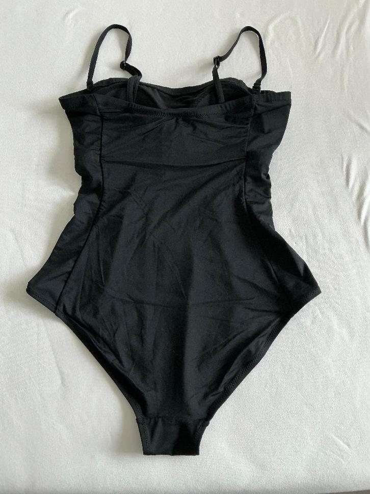 Livera,  Zwart badpak, mt 40, Kleding | Dames, Badmode en Zwemkleding, Zo goed als nieuw, Badpak, Zwart, Ophalen of Verzenden