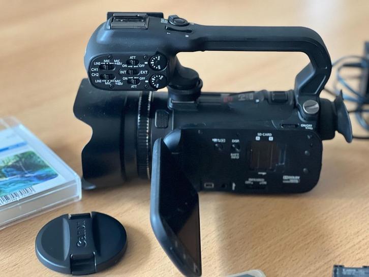 Canon XA10 HD videocamera + toebehoren, Audio, Tv en Foto, Videocamera's Digitaal, Gebruikt, Camera, Harde schijf, Canon, 8 tot 20x