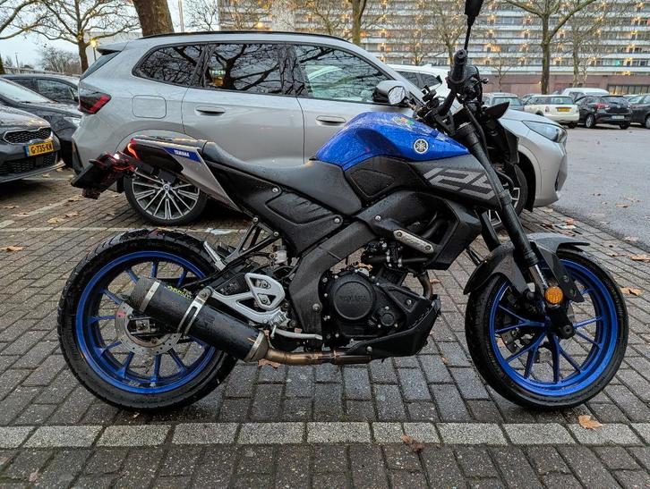 Yamaha MT-125 '20 met Arrow Carbon fiber Uitlaat en Puig, Motoren, Motoren | Yamaha, Particulier, Naked bike, 11 kW of minder