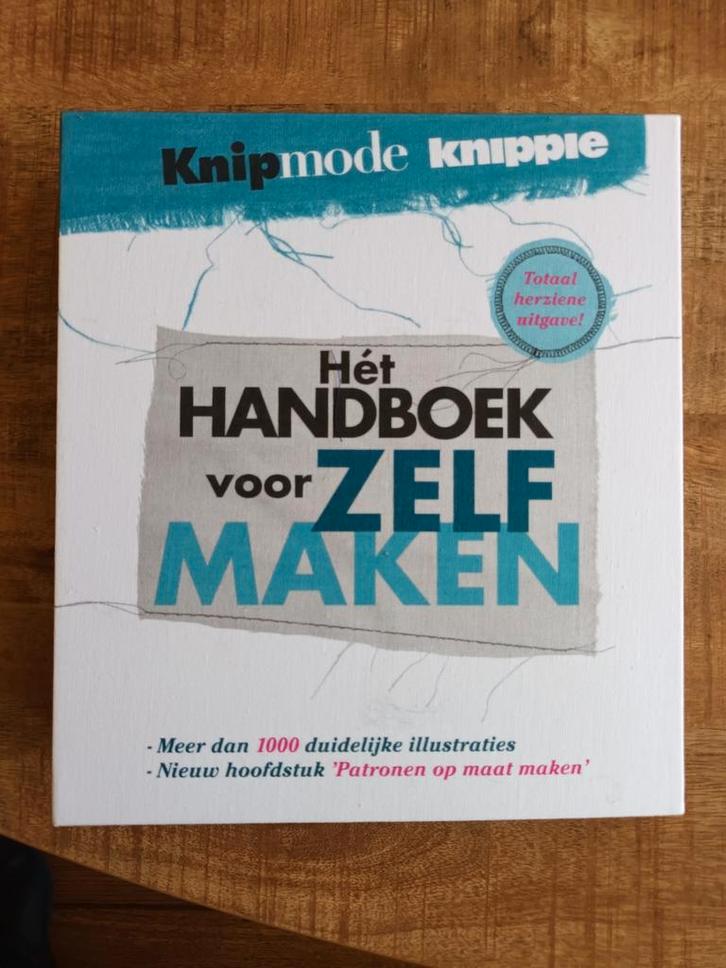 Handwerk Boek Zelf Kleding Maken - Zo Goed Als Nieuw!, Boeken, Hobby en Vrije tijd, Zo goed als nieuw, Borduren en Naaien, Ophalen of Verzenden