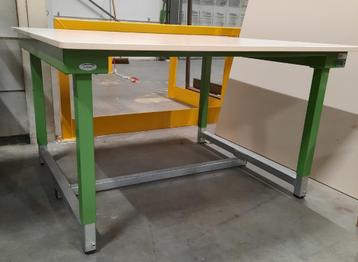 Verstelbare Werktafel / werkbank - 4 stuks beschikbaar voor biedingen