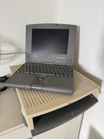 Vintage apple PowerBook Duo 230 met dockingstation beschikbaar voor biedingen