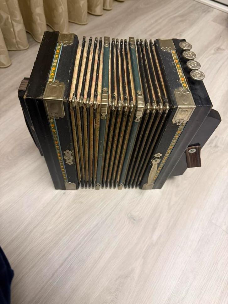 Accordeon / Harmonica klein model, Muziek en Instrumenten, Accordeons, Zo goed als nieuw, Overige formaten, Overige merken, Ophalen