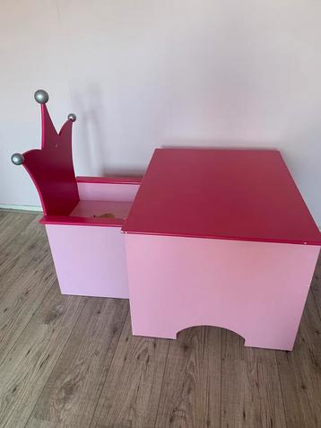 Bureau tafel en stoel roze met kroon 