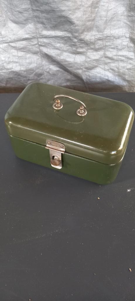 Vintage Groene Metalen Gereedschapskist, Antiek en Kunst, Antiek | Emaille, Ophalen of Verzenden