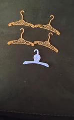 Vintage Retro  sindy fleur barbie Kledinghangers - 5 stuks, Kinderen en Baby's, Speelgoed | Poppen, Ophalen of Verzenden, Gebruikt