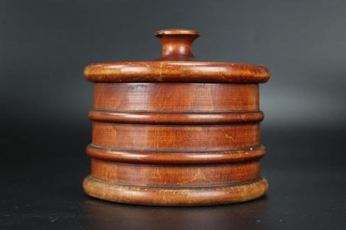 Antieke tabakspot 19e eeuw hout volkskunst dekselpot pot, Antiek en Kunst, Antiek | Woonaccessoires, Ophalen of Verzenden