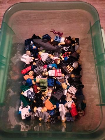 Lego minifiguren circa 90 stuks beschikbaar voor biedingen