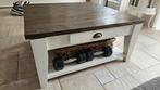 Salontafel met rieten mand, Huis en Inrichting, Tafels | Salontafels, Ophalen, Gebruikt, 50 tot 100 cm, Vierkant
