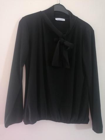 Angelle Milan mooie zwarte top met strik /maat XL  beschikbaar voor biedingen