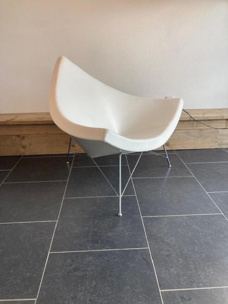 Vitra Coconut Chair , wit leder, Huis en Inrichting, Fauteuils, Zo goed als nieuw, Kunststof, Leer, Metaal, 50 tot 75 cm, 75 tot 100 cm