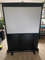Projectiescherm in rolop uitvoering in cassette, Audio, Tv en Foto, Projectieschermen, Ophalen, Zo goed als nieuw