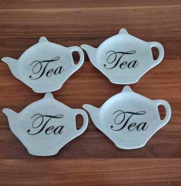 Set/4 theezakjeshouders/schaaltjes in vorm van een theepot beschikbaar voor biedingen