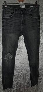 Stoere grijze spijkerbroek maat 36 Bershka, Ophalen of Verzenden, Zo goed als nieuw, Overige kleuren, W30 - W32 (confectie 38/40)