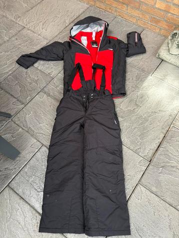 Ski kleding beschikbaar voor biedingen