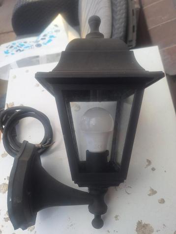 Mooie Wandlamp - Buitenlamp beschikbaar voor biedingen
