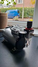 Airbrush Compressor Fengda FD18-2 in Nieuwstaat!, Ophalen of Verzenden, Zo goed als nieuw, Airbrush en Toebehoren
