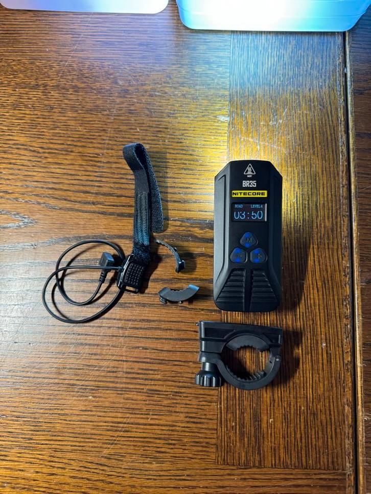 Nitecore BR35 Fietslamp - Topkwaliteit!, Fietsen en Brommers, Fietsaccessoires | Fietsverlichting, Voorlicht, Zo goed als nieuw