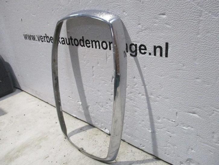 Koplamp Rechts sierring Mercedes-Benz /8 (W115) 1972 100710, Auto-onderdelen, Verlichting, Mercedes-Benz, Gebruikt