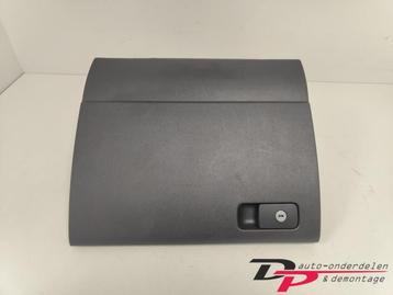 Dashboardkastje van een Volkswagen Golf beschikbaar voor biedingen