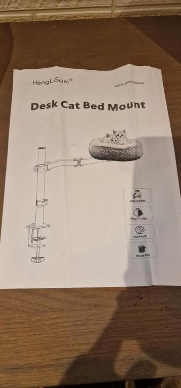 HengLiSam bureau/tafel kattenmand  beschikbaar voor biedingen