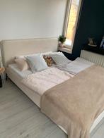 Mooi Bed inclusief matras 160x200, 160 cm, Beige, Stof, Zo goed als nieuw