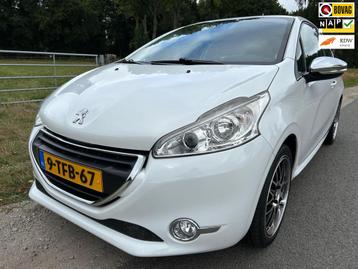 Peugeot 208 1.2 VTi Allure dealer ond. prachtige staat en lu beschikbaar voor biedingen