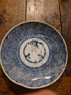 Antiek Japans Bord met Blauwe Decoratie, Antiek en Kunst, Antiek | Wandborden en Tegels, Ophalen of Verzenden