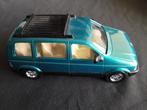 Chrysler Voyager groen metallic – 1/24 MIRA, Overige merken, Ophalen of Verzenden, Zo goed als nieuw, Auto