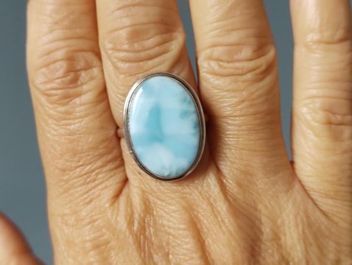 Zilveren ring met natuurlijke Larimar steen zilver 925, Sieraden, Tassen en Uiterlijk, Ringen, Nieuw, Dame, 18 tot 19, Blauw, Zilver