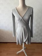 Lichtgrijze jurk maat S, Kleding | Dames, Jurken, Maat 38/40 (M), Ophalen of Verzenden, Zo goed als nieuw, Grijs