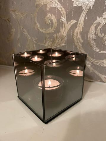 Vierkante, spiegel / glas kaarsenhouder beschikbaar voor biedingen