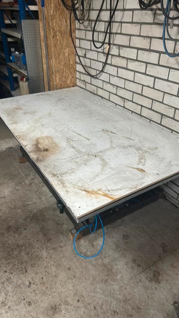 Hefbrug op lucht beschikbaar voor biedingen