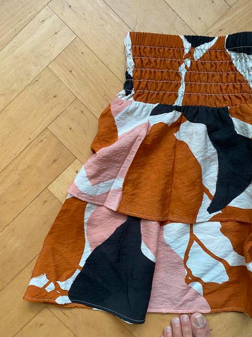Super leuk strokenrokje, Kleding | Dames, Rokken, Zo goed als nieuw, Maat 42/44 (L), Boven de knie, Ophalen of Verzenden
