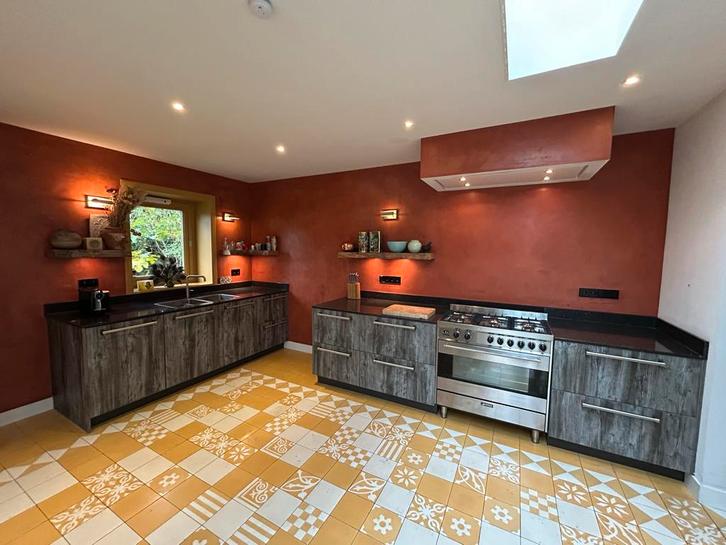 Complete designkeuken,SMEG-apparatuur en Quooker in topstaat, Huis en Inrichting, Keuken | Complete keukens, Zo goed als nieuw