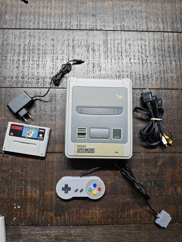 SNES set + Super Mario world, Spelcomputers en Games, Games | Nintendo Super NES, Zo goed als nieuw, Avontuur en Actie, 1 speler
