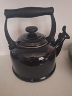 Fluitketel Tradition Le Creuset, Witgoed en Apparatuur, Waterkokers, 2 liter of meer, Ophalen of Verzenden, Zo goed als nieuw