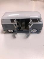 Volkswagen VW Bus Modelauto - Grijs/Wit Sint Kerst kado, Hobby en Vrije tijd, Modelauto's | 1:18, Ophalen of Verzenden, Gebruikt