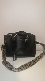Emporio armani crossbody tas tekoop aangeboden, Sieraden, Tassen en Uiterlijk, Tassen | Damestassen, Ophalen of Verzenden, Zwart
