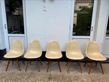 Eames DSW egg shell 5x origineel vintage stoelen beschikbaar voor biedingen