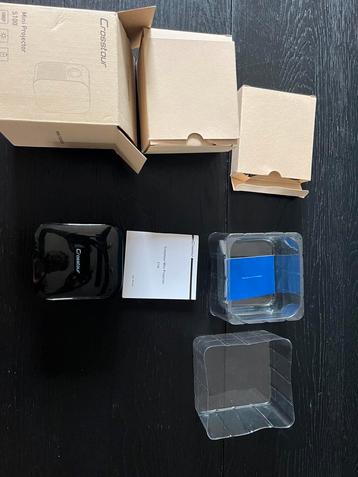 Crossfour projector klein en fijn beschikbaar voor biedingen