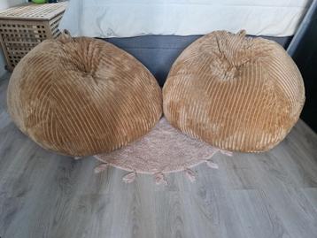Zitzak, 2 hele mooie velvet dbeige/bruine zitzakken beschikbaar voor biedingen