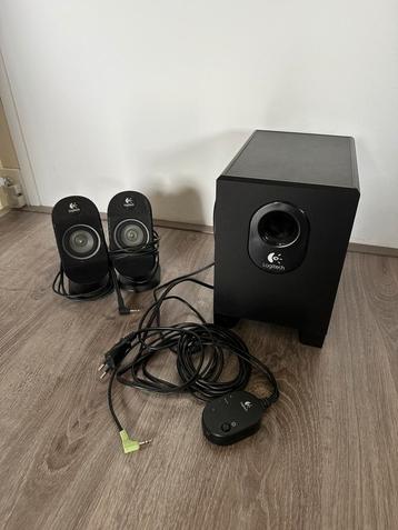 Logitech X-210 computer speakerset beschikbaar voor biedingen