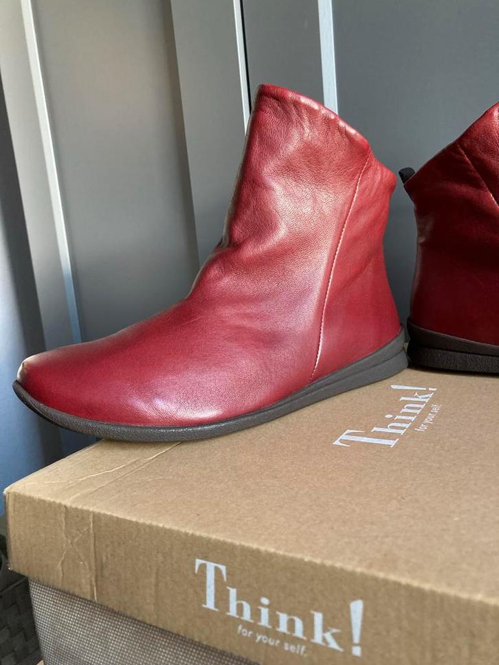 Think! SPUAT leren enkellaarsjes maat 42 Nieuw (€220), Kleding | Dames, Schoenen, Nieuw, Lage of Enkellaarzen, Rood, Ophalen of Verzenden