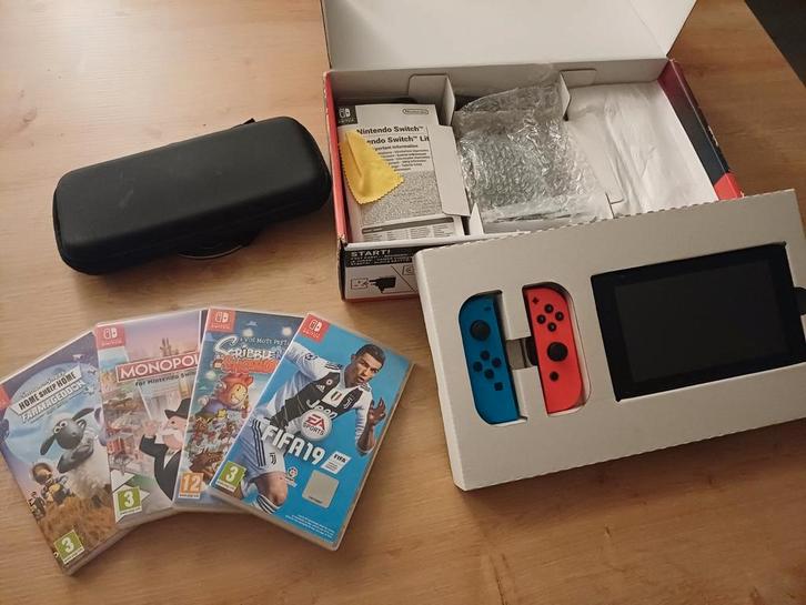 Nintendo Switch Krasvrij + Spellen & Screenprotector, Spelcomputers en Games, Spelcomputers | Nintendo Switch, Zo goed als nieuw