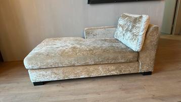 Mooie chaise longue gratis af te halen beschikbaar voor biedingen